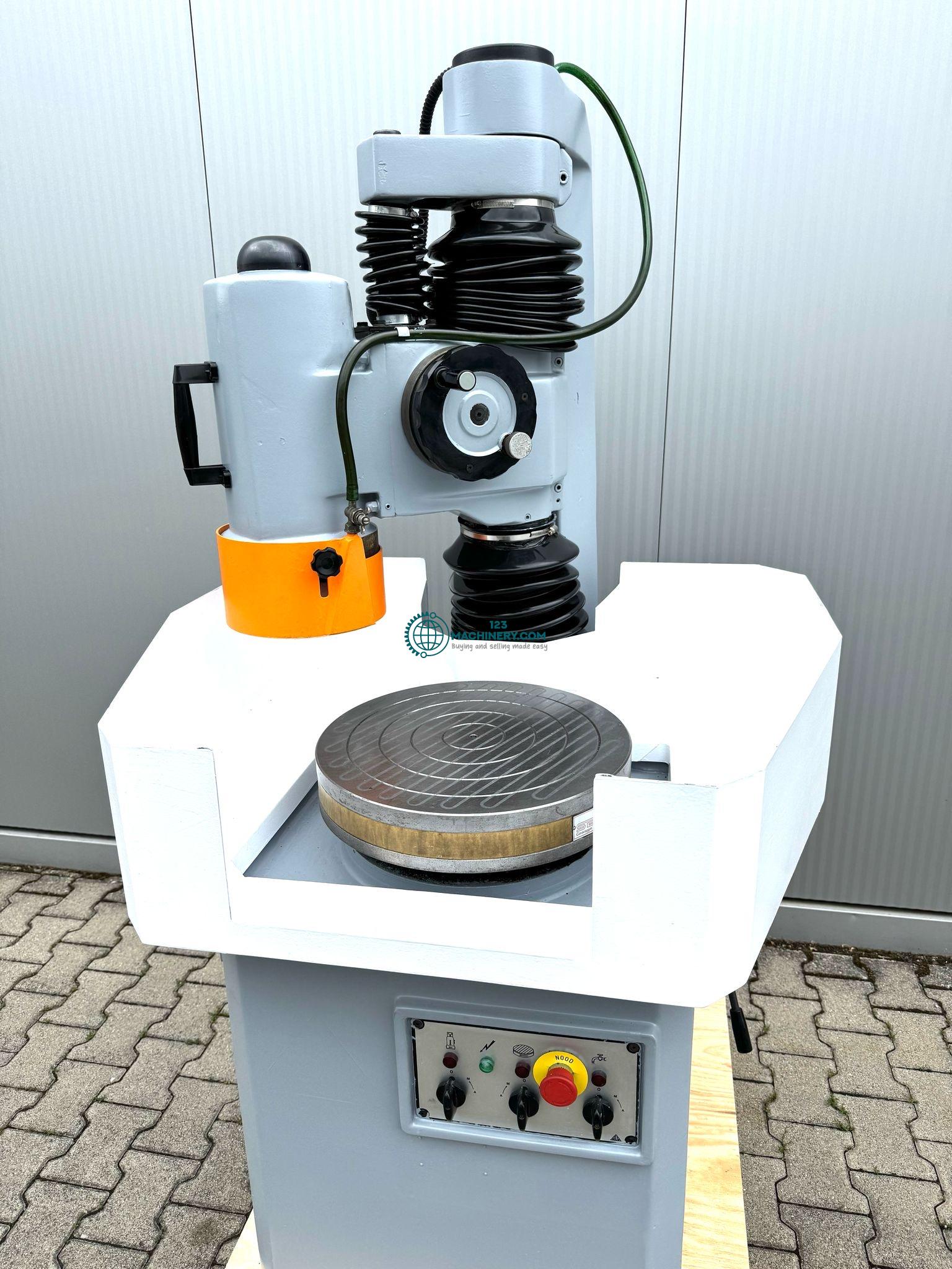 DELTA LC 400 - Rundtischflachschleifmaschine